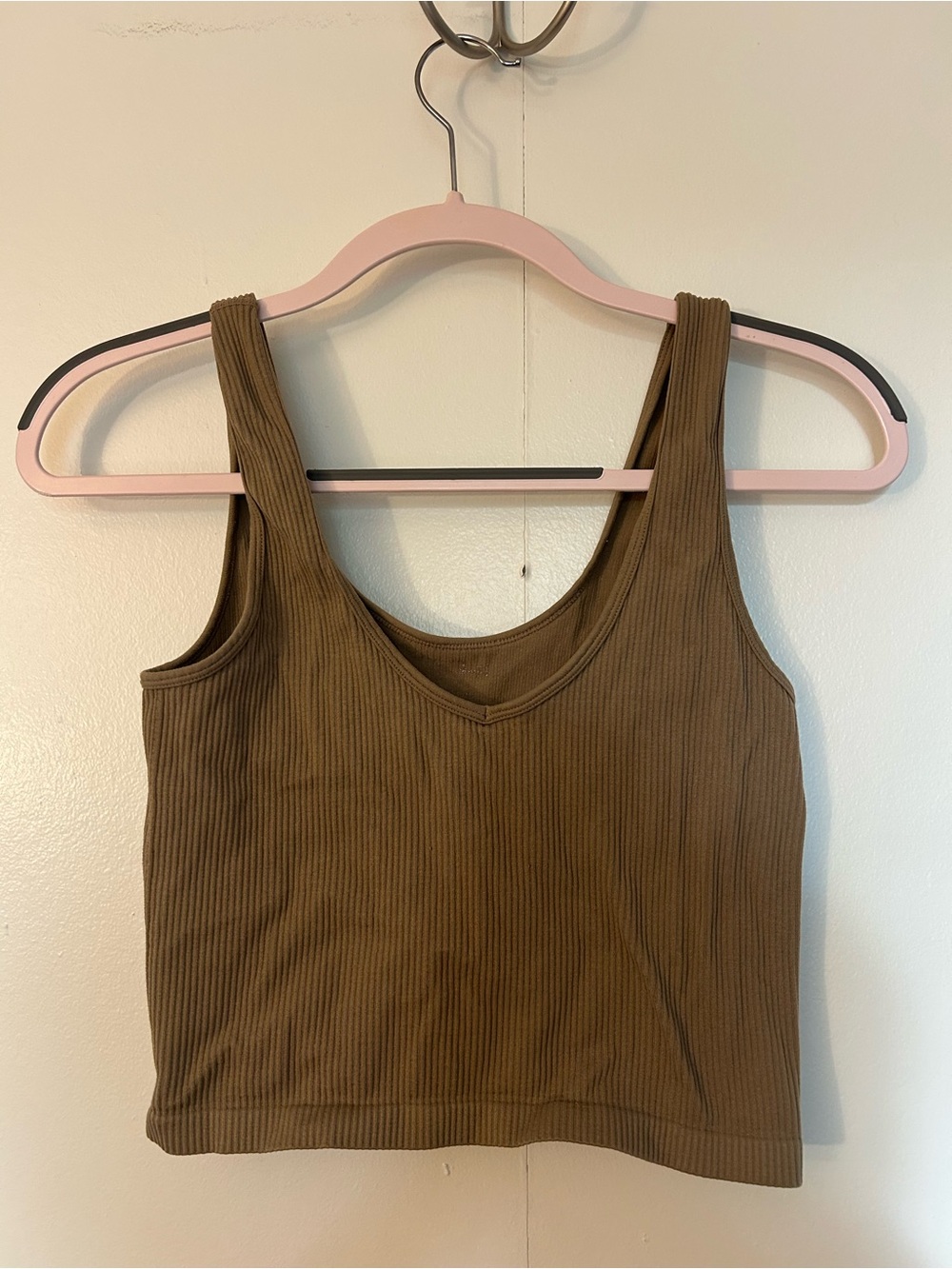 BKE Ribbed Scoop Crop Tank - Brown